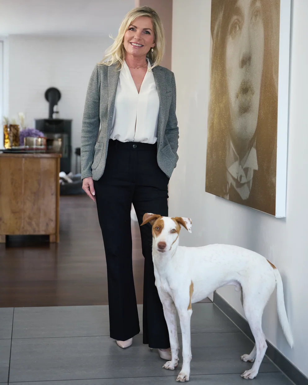 Ulrike von den Driesch mit ihrem Hund