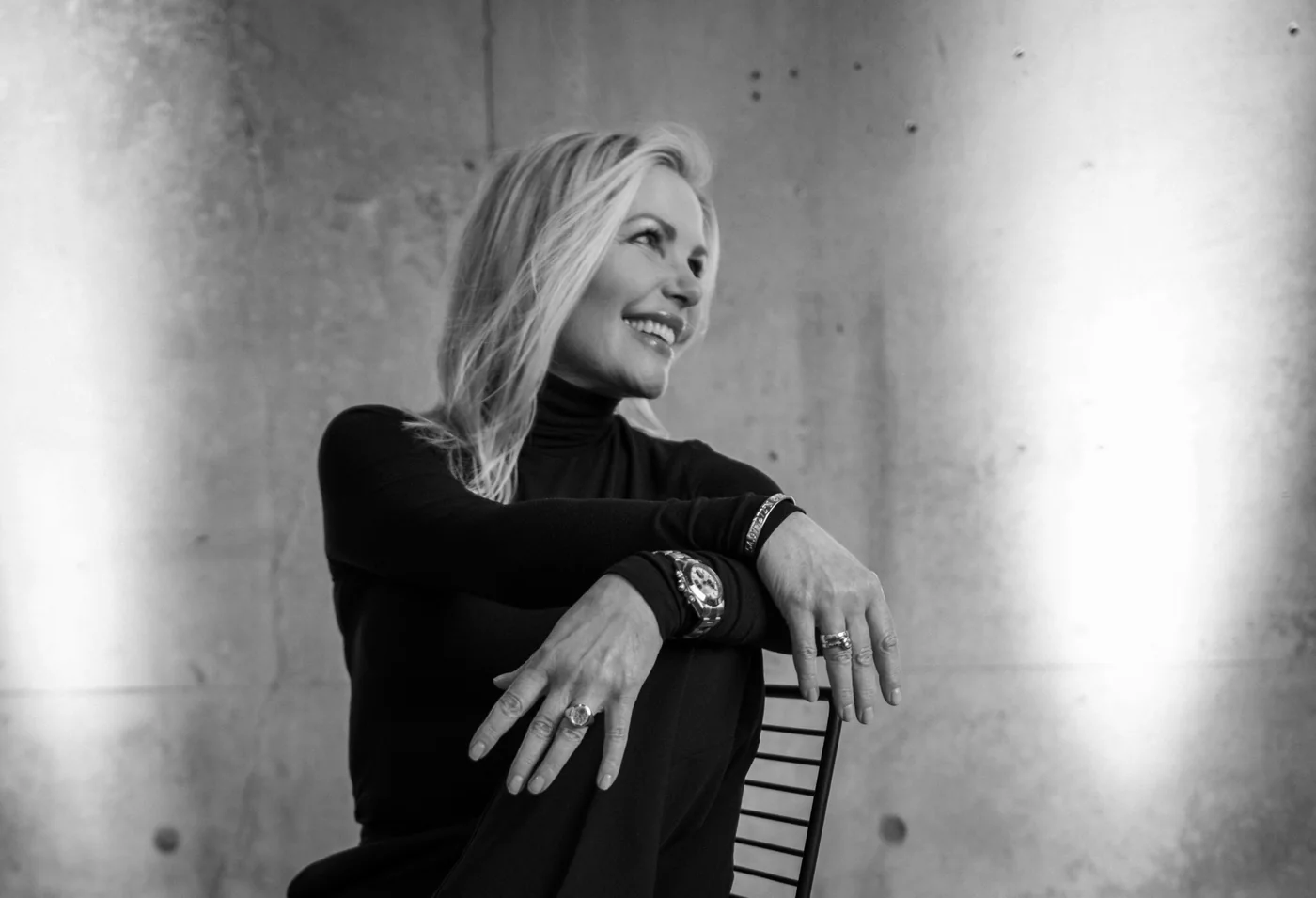 Ulrike von den Driesch, lachendes Schwarz-Weiß-Porträt
